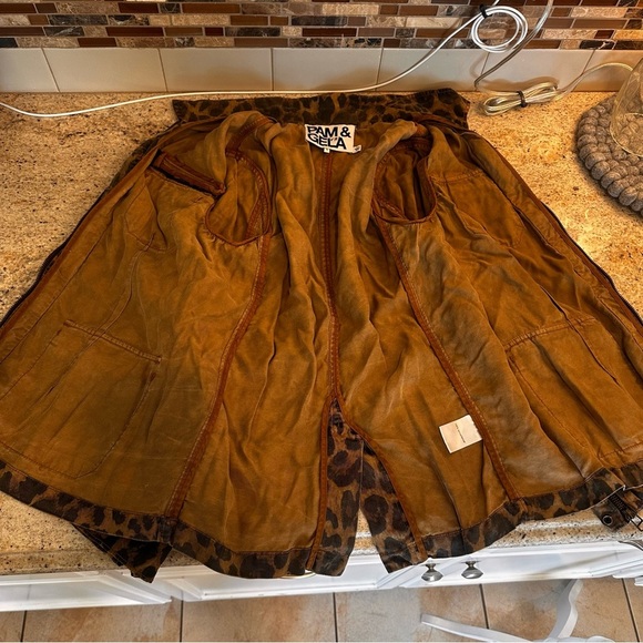 Pam & Gela Leopard Print Utility Jacket from Revolve Size Small - Picture 8 of 13
